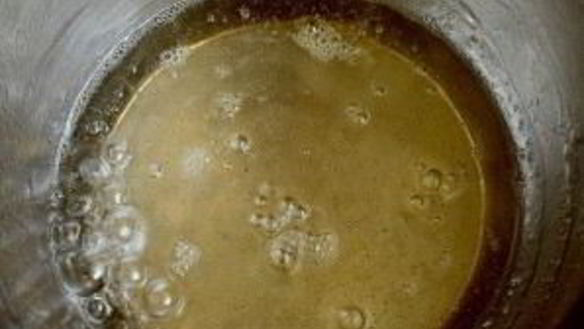 ШАГ 2. золотой сироп