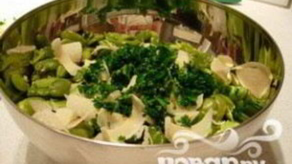 ШАГ 9. бобовый салат с сыром пармезан