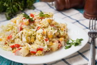 Салат с крабовыми палочками