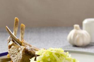 Капуста с чесноком и перцем