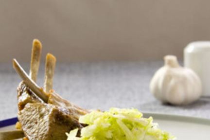 Капуста с чесноком и перцем