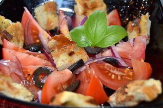 Хлебный салат панцанелла