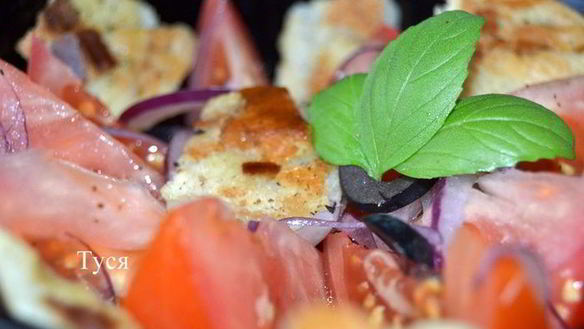 ШАГ 4. хлебный салат панцанелла