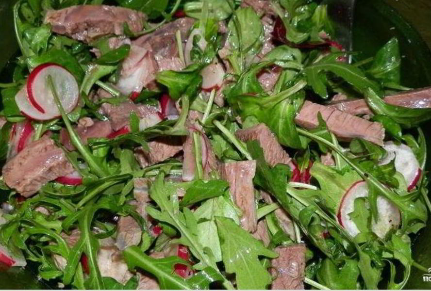 Мясной салат из говядины