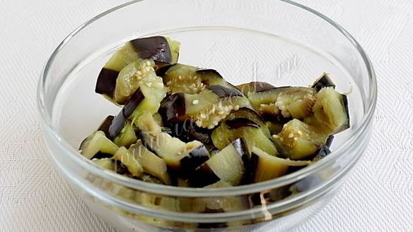 ШАГ 4. острый салат из баклажанов