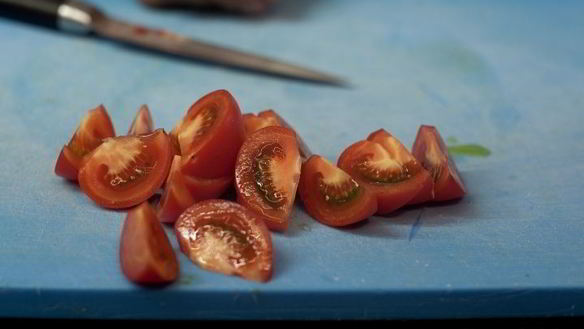 ШАГ 6. салат из баклажанов с козьим сыром