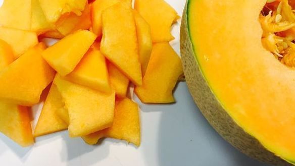 ШАГ 5. салат из дыни с авокадо под мятно-лаймовым соусом