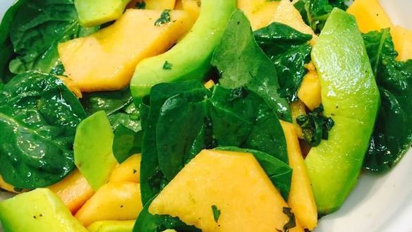 ШАГ 10. салат из дыни с авокадо под мятно-лаймовым соусом