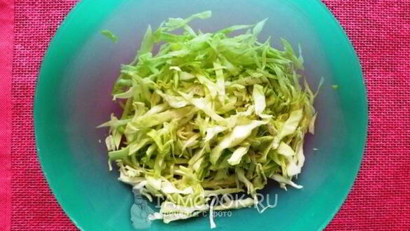 ШАГ 4. салат из капусты, ананаса и сладкого перца