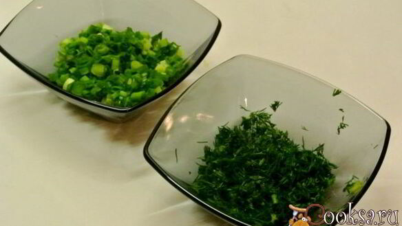 ШАГ 3. салат из капусты с зеленым горошком