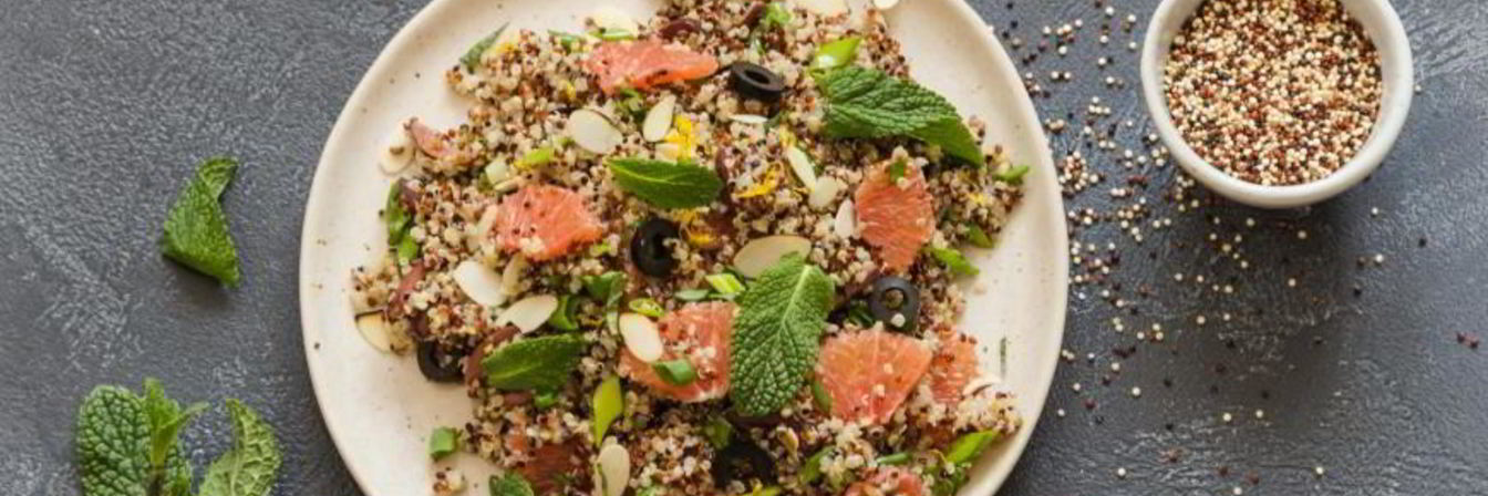 Салат из киноа с красными апельсинами