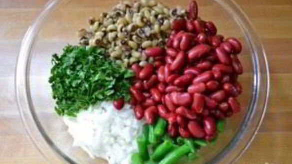 ШАГ 3. салат из консервированной красной фасоли