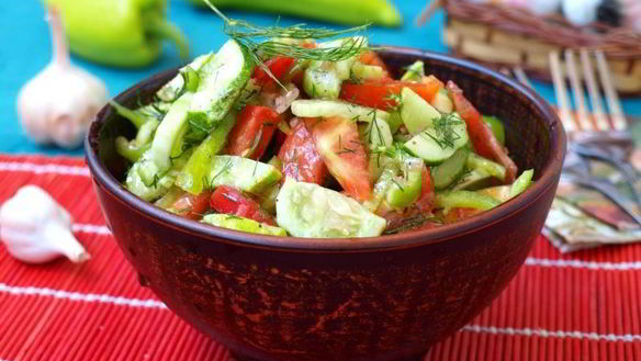 ШАГ 5. салат из летних овощей с чесноком