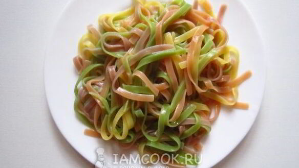 ШАГ 4. салат из пасты с клубникой