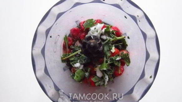 ШАГ 5. салат из пасты с клубникой