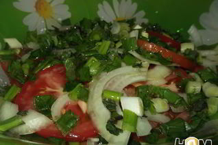 Салат из помидор с мятой