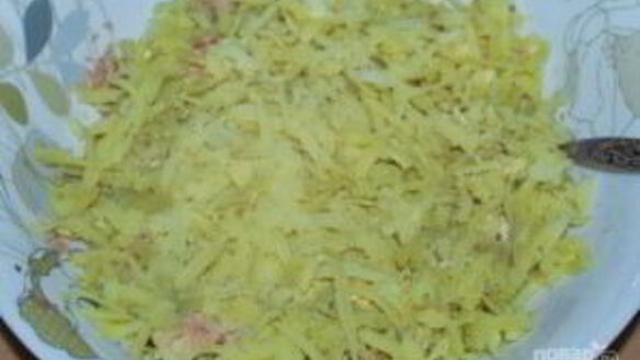 ШАГ 2. салат из рыбной консервы