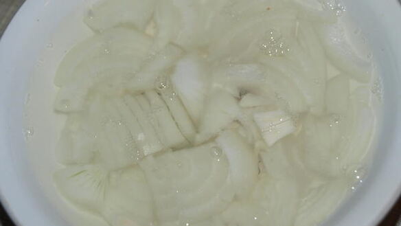 ШАГ 2. салат из соленых грибов