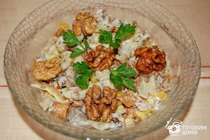 Салат из языка с яичными блинчиками