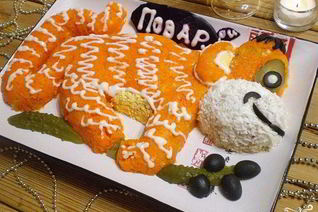 Салат Обезьянка с рисом и курицей