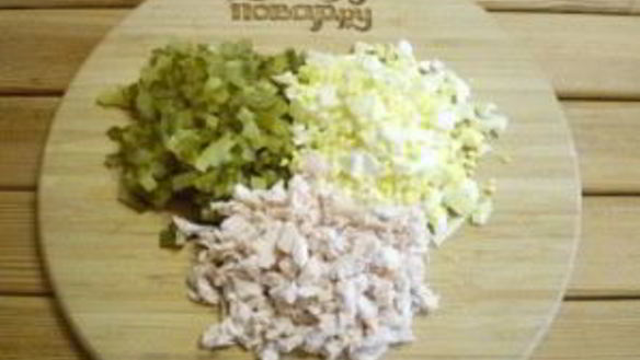 ШАГ 3. салат обезьянка с рисом и курицей