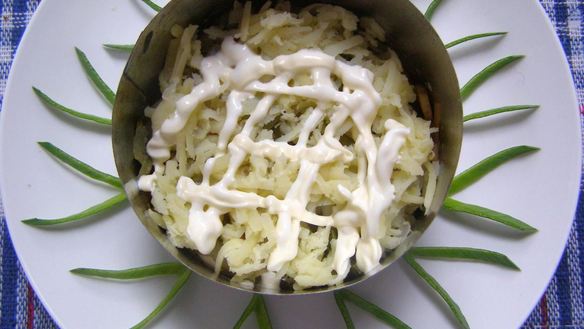 ШАГ 10. салат грибы под шубой