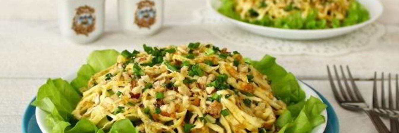 Салат Римский с говядиной и яичными блинчиками