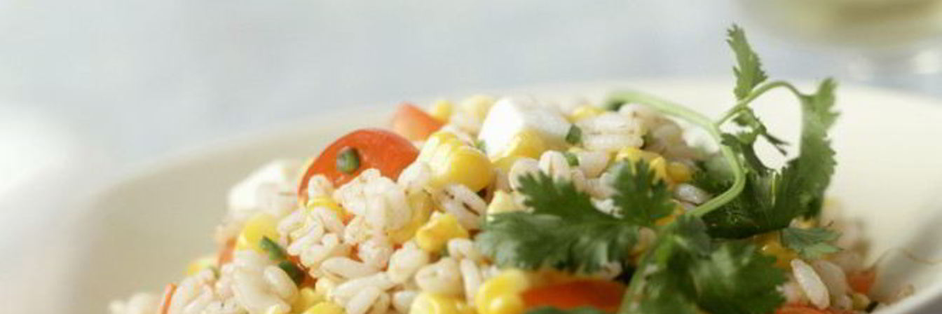 Салат с ананасами и кукурузой