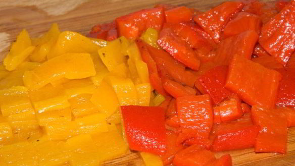 ШАГ 2. салат с ананасами и курицей