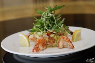 Салат с авокадо и семгой