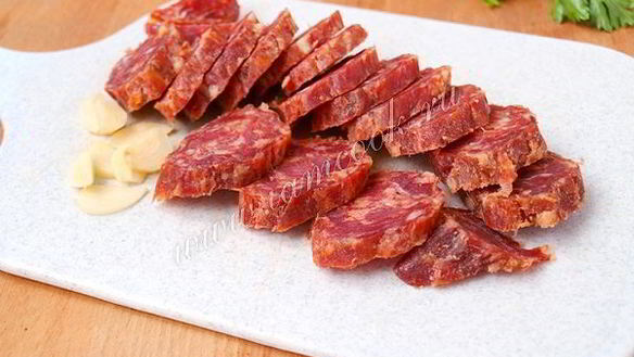 ШАГ 3. салат с чоризо и помидорами