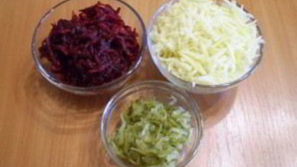 ШАГ 3. салат с грибами слоями