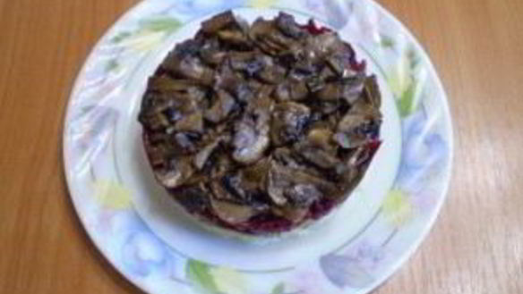 ШАГ 8. салат с грибами слоями