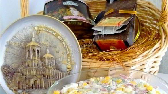 ШАГ 11. салат с колбасой и сухариками