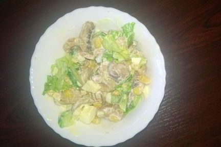 Салат с консервированными шампиньонами