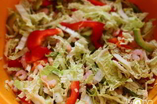 Салат с креветками и авокадо