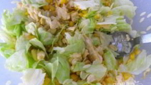 ШАГ 9. салат с кукурузой и яйцами