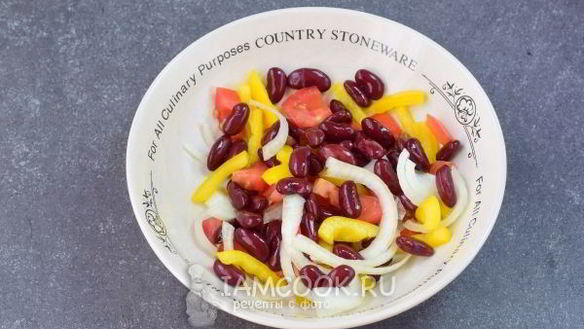 ШАГ 6. салат с куриной печенью и фасолью