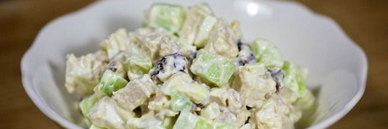 Салат с куриным филе и огурцами