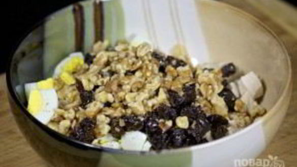 ШАГ 5. салат с куриным филе и огурцами