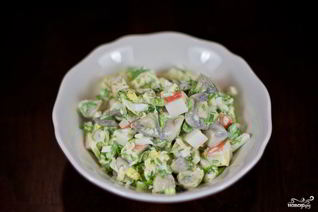 Салат с маринованными грибами