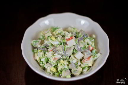 Салат с маринованными грибами