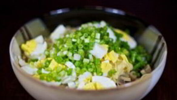 ШАГ 5. салат с маринованными грибами