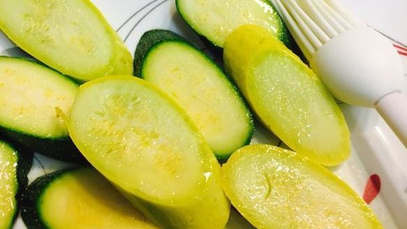 ШАГ 5. салат с овощами-гриль, киноа и козьего сыра