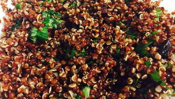 ШАГ 8. салат с овощами-гриль, киноа и козьего сыра