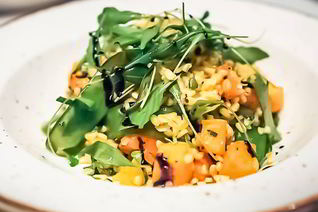 Салат с печеной тыквой и булгуром