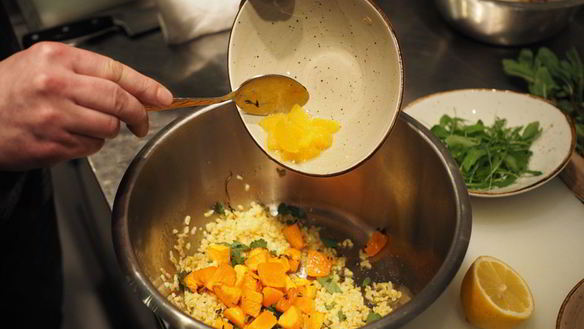 ШАГ 7. салат с печеной тыквой и булгуром