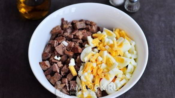 ШАГ 8. салат с печенью и фасолью