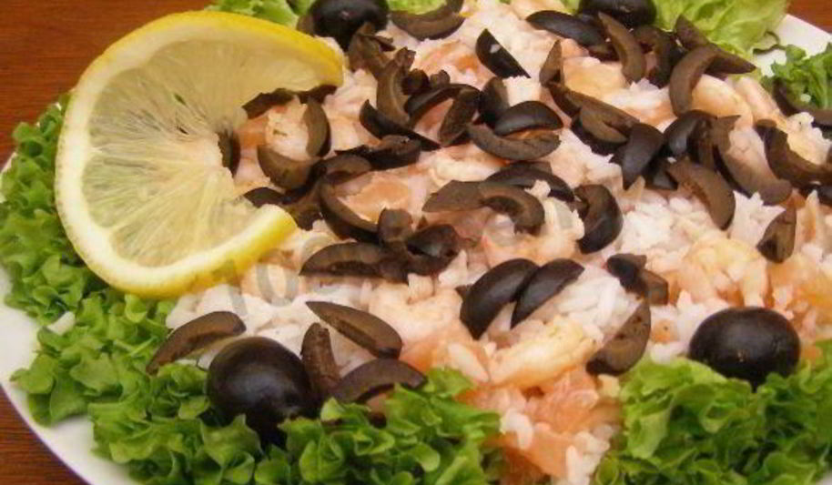 Рецепт салат с семгой и креветками