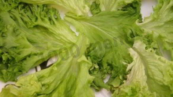 ШАГ 6. салат с семгой и креветками